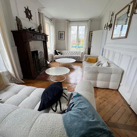La Maison De Blandine オンフルール