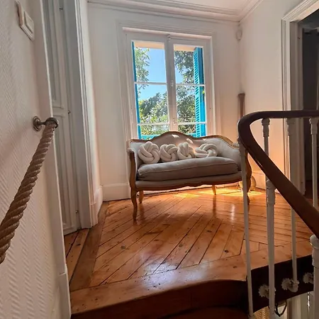 La Maison De Blandine * オンフルール