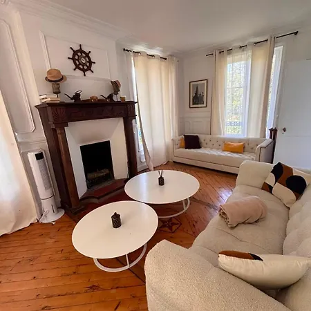 La Maison De Blandine * オンフルール